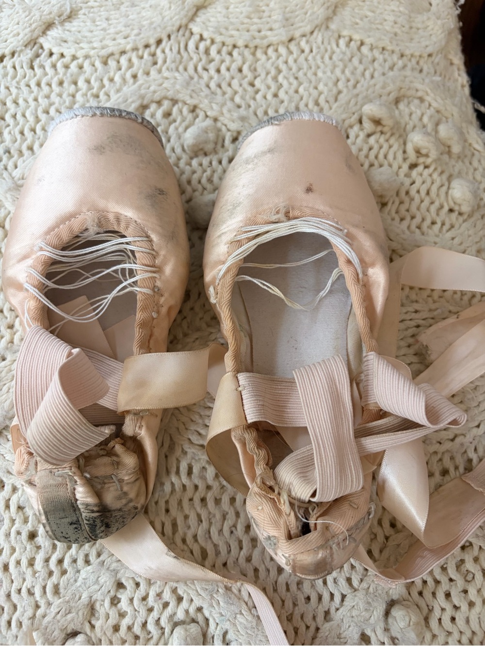 Used dead ballerina pointe shoes Nikolay Dream Pointe 5.5XXXX with ribbons